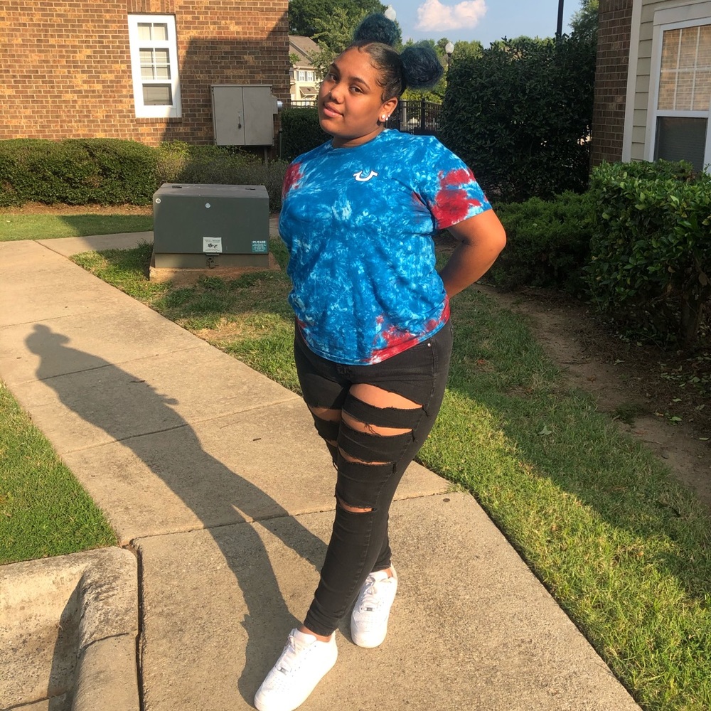 Meet your Posher, Kendra